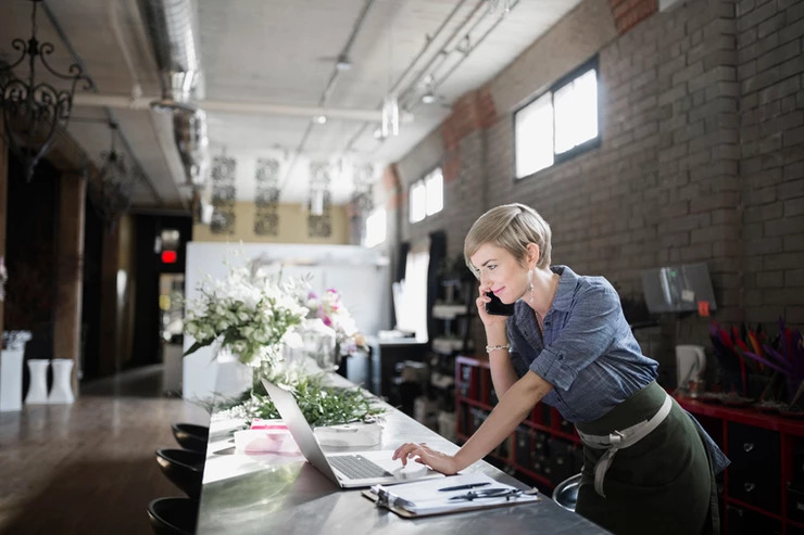 woman-working